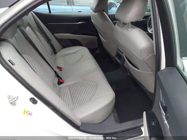 4T1B11HK8JU072684 2018 TOYOTA CAMRY - Image 8