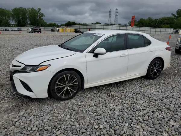 4T1B11HK8JU073625 2018 TOYOTA CAMRY - Image 1