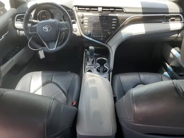4T1B11HK8JU075620 2018 TOYOTA CAMRY - Image 8