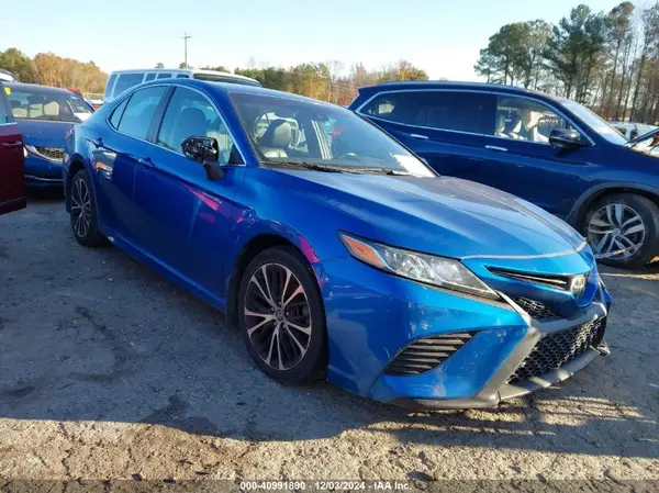 4T1B11HK8JU077450 2018 TOYOTA CAMRY - Image 1