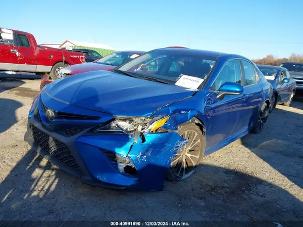 4T1B11HK8JU077450 2018 TOYOTA CAMRY - Image 2