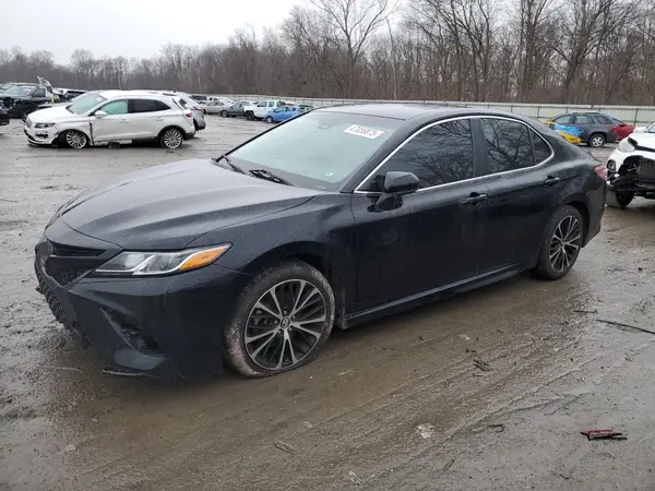 4T1B11HK8JU078243 2018 TOYOTA CAMRY - Image 1