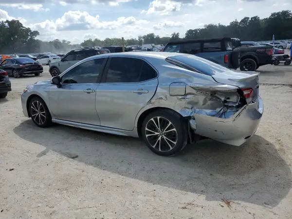 4T1B11HK8JU079764 2018 TOYOTA CAMRY - Image 2