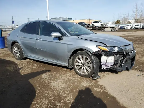 4T1B11HK8JU083328 2018 TOYOTA CAMRY - Image 1