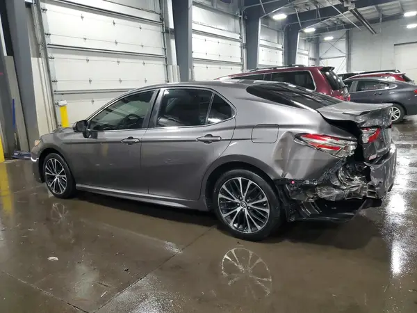 4T1B11HK8JU084513 2018 TOYOTA CAMRY - Image 2