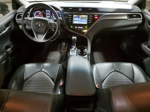 4T1B11HK8JU084513 2018 TOYOTA CAMRY - Image 8