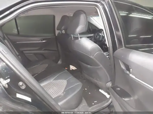 4T1B11HK8JU084575 2018 TOYOTA CAMRY - Image 8