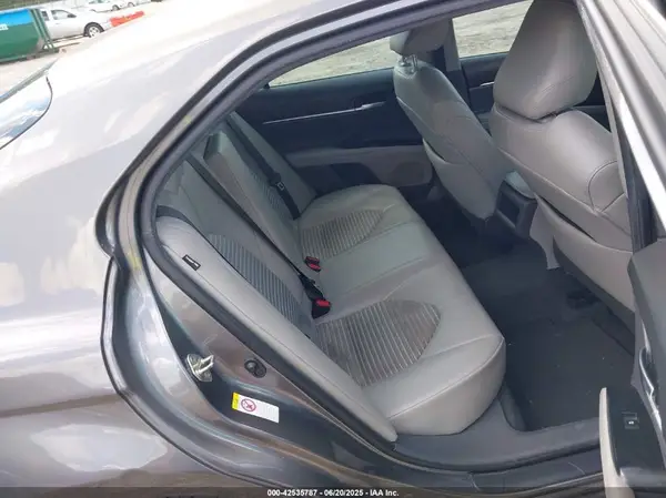 4T1B11HK8JU085628 2018 TOYOTA CAMRY - Image 8