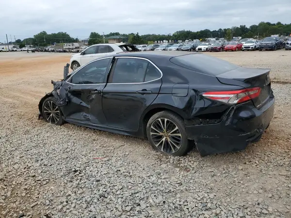 4T1B11HK8JU087623 2018 TOYOTA CAMRY - Image 2
