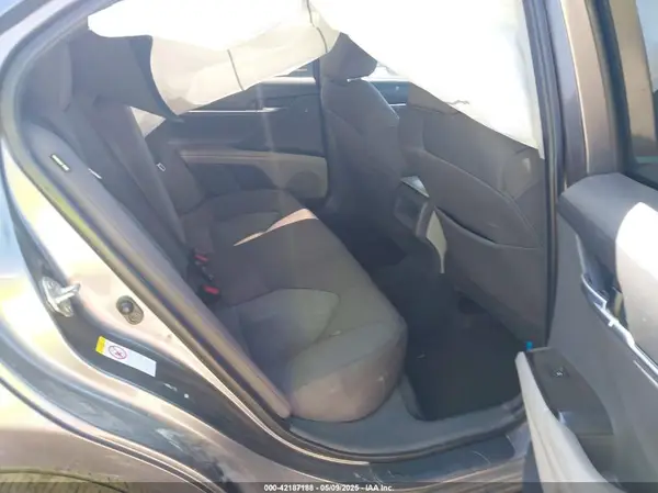 4T1B11HK8JU089601 2018 TOYOTA CAMRY - Image 8