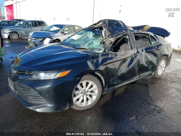 4T1B11HK8JU090229 2018 TOYOTA CAMRY - Image 2