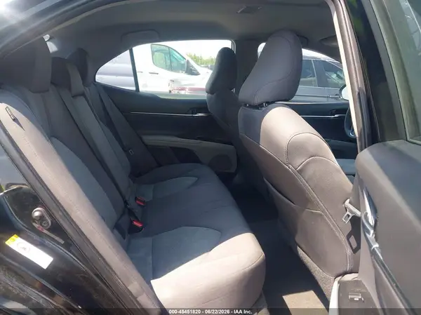 4T1B11HK8JU091218 2018 TOYOTA CAMRY - Image 8
