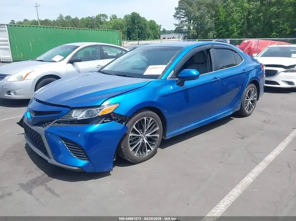 4T1B11HK8JU092045 2018 TOYOTA CAMRY - Image 2