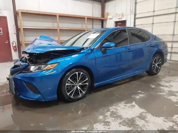 4T1B11HK8JU094099 2018 TOYOTA CAMRY - Image 2