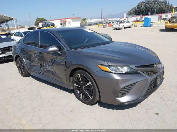 4T1B11HK8JU094992 2018 TOYOTA CAMRY - Image 1