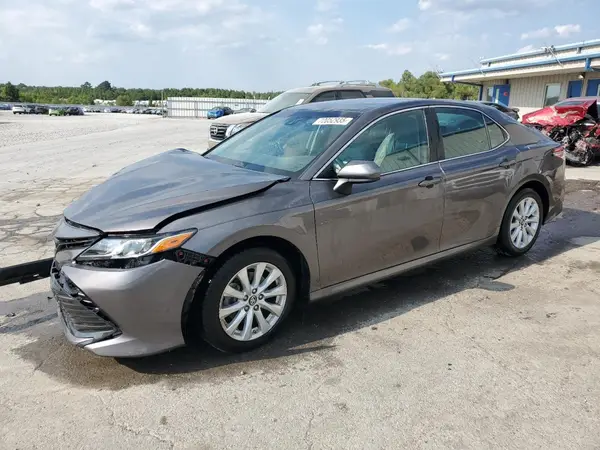 4T1B11HK8JU095463 2018 TOYOTA CAMRY - Image 1