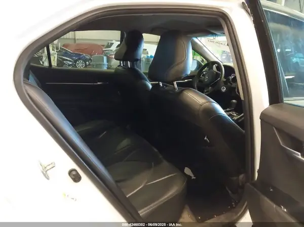4T1B11HK8JU098444 2018 TOYOTA CAMRY - Image 8