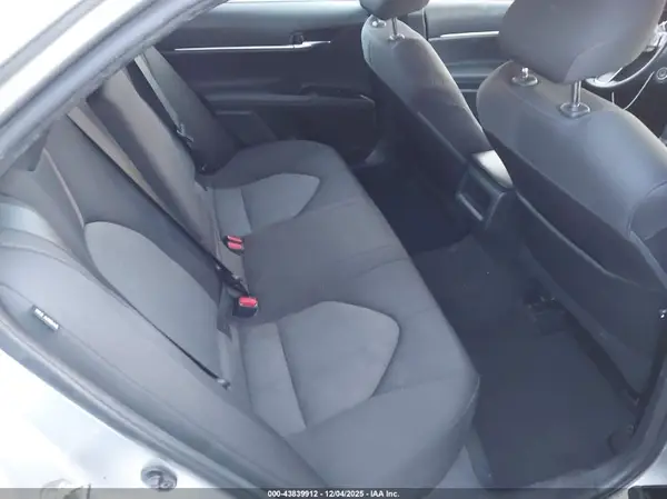 4T1B11HK8JU099304 2018 TOYOTA CAMRY - Image 8