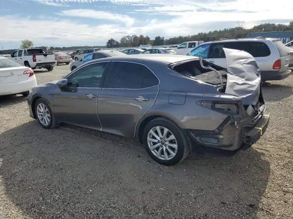 4T1B11HK8JU103853 2018 TOYOTA CAMRY - Image 2