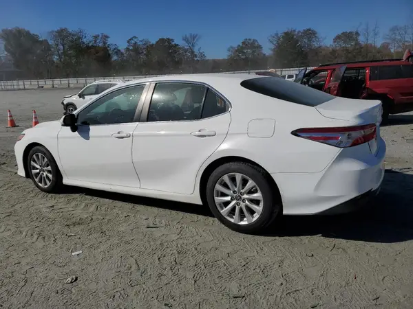 4T1B11HK8JU106249 2018 TOYOTA CAMRY - Image 2