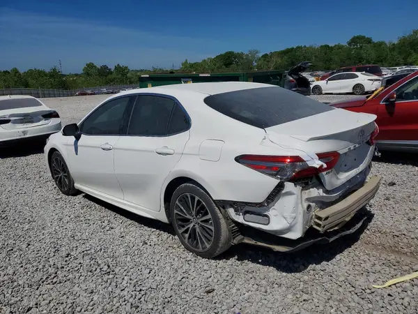 4T1B11HK8JU107465 2018 TOYOTA CAMRY - Image 2