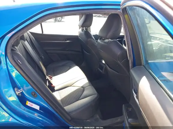 4T1B11HK8JU108602 2018 TOYOTA CAMRY - Image 8