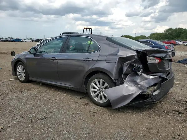 4T1B11HK8JU108969 2018 TOYOTA CAMRY - Image 2