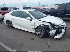 4T1B11HK8JU109877 2018 TOYOTA CAMRY