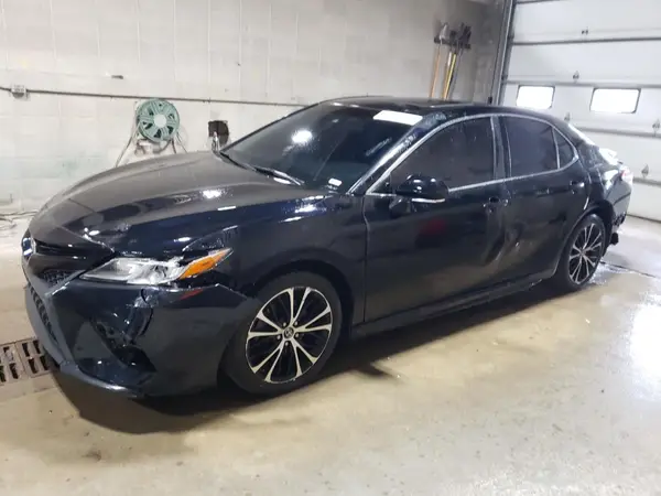 4T1B11HK8JU110138 2018 TOYOTA CAMRY - Image 1