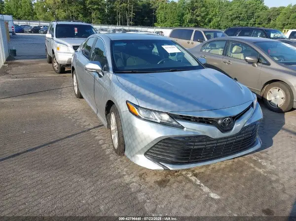4T1B11HK8JU111533 2018 TOYOTA CAMRY - Image 1