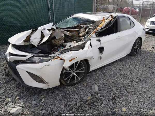 4T1B11HK8JU112214 2018 TOYOTA CAMRY - Image 2