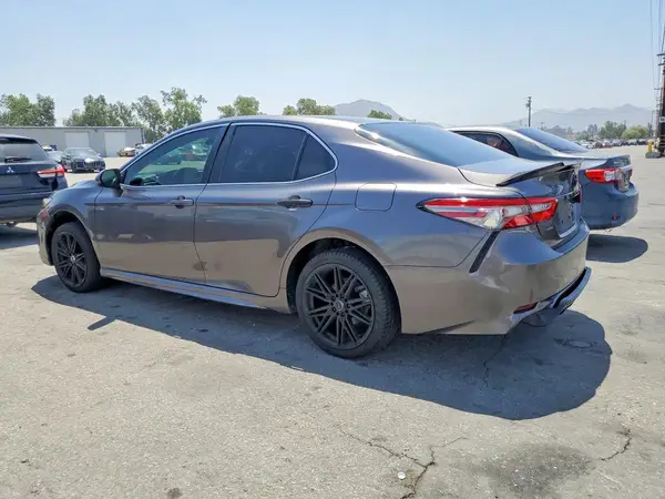 4T1B11HK8JU114612 2018 TOYOTA CAMRY - Image 2
