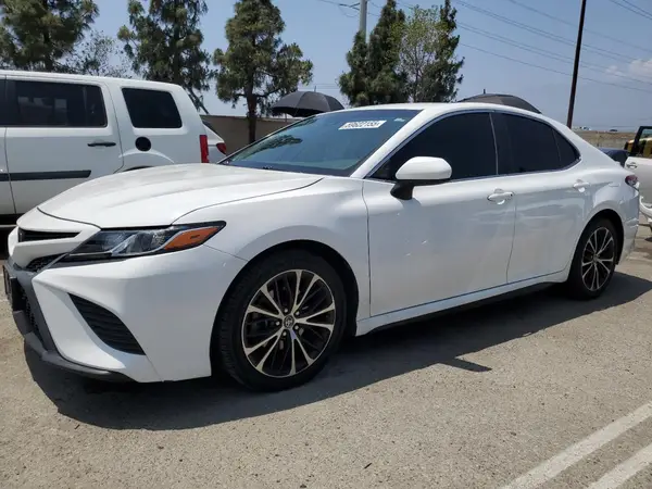 4T1B11HK8JU115615 2018 TOYOTA CAMRY - Image 1