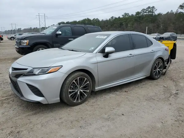 4T1B11HK8JU116523 2018 TOYOTA CAMRY - Image 1