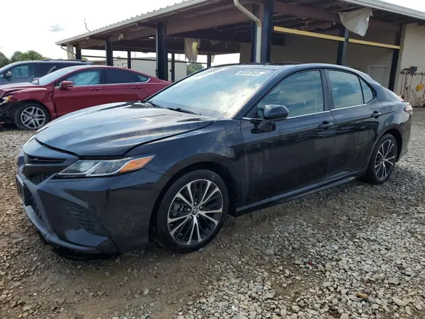4T1B11HK8JU116604 2018 TOYOTA CAMRY - Image 1