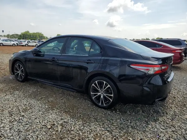 4T1B11HK8JU116604 2018 TOYOTA CAMRY - Image 2