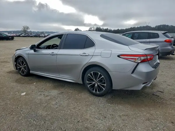 4T1B11HK8JU117140 2018 TOYOTA CAMRY - Image 2