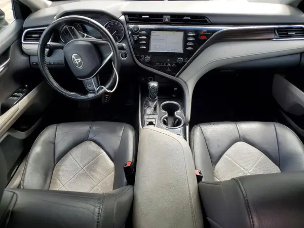 4T1B11HK8JU121009 2018 TOYOTA CAMRY - Image 8