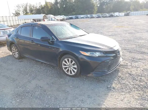 4T1B11HK8JU121415 2018 TOYOTA CAMRY - Image 1