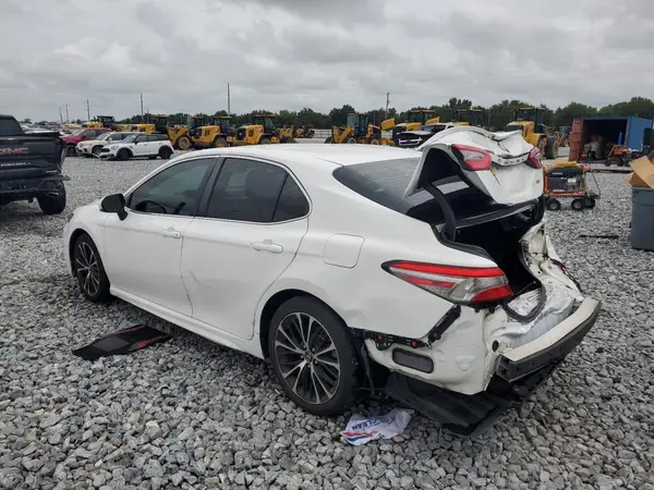 4T1B11HK8JU124234 2018 TOYOTA CAMRY - Image 2