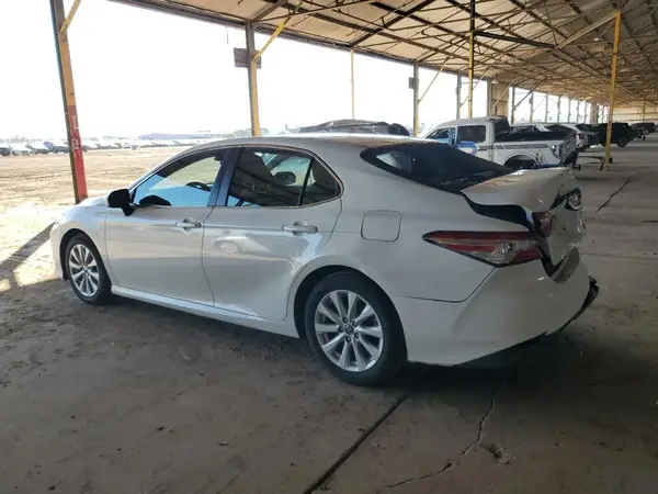 4T1B11HK8JU124699 2018 TOYOTA CAMRY - Image 2