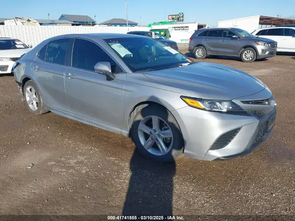 4T1B11HK8JU128333 2018 TOYOTA CAMRY - Image 1