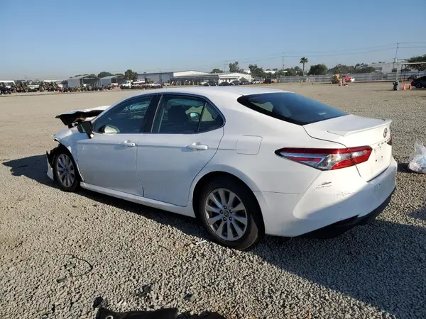 4T1B11HK8JU129594 2018 TOYOTA CAMRY - Image 2