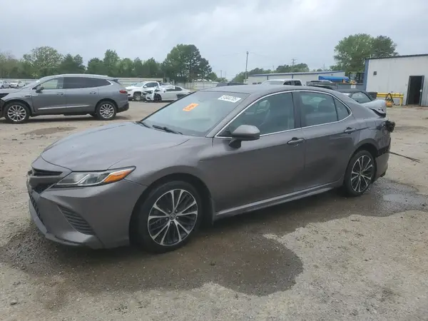 4T1B11HK8JU131006 2018 TOYOTA CAMRY - Image 1