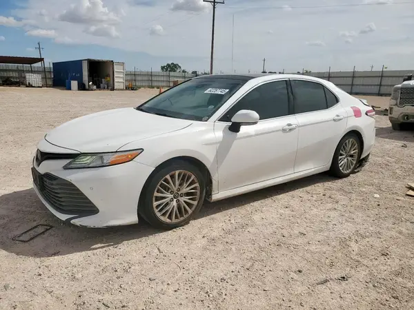 4T1B11HK8JU132348 2018 TOYOTA CAMRY - Image 1