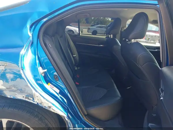 4T1B11HK8JU133869 2018 TOYOTA CAMRY - Image 8