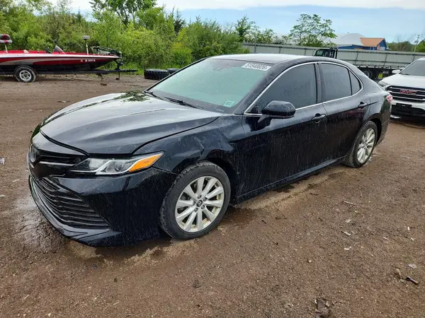 4T1B11HK8JU134343 2018 TOYOTA CAMRY - Image 1