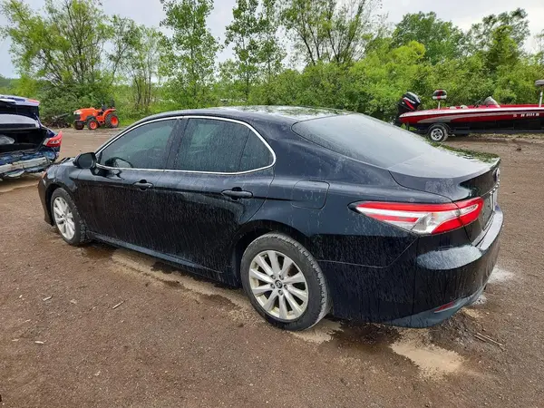 4T1B11HK8JU134343 2018 TOYOTA CAMRY - Image 2
