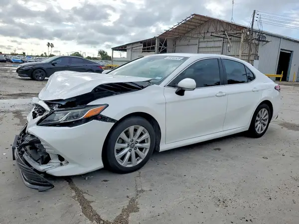 4T1B11HK8JU135816 2018 TOYOTA CAMRY - Image 1