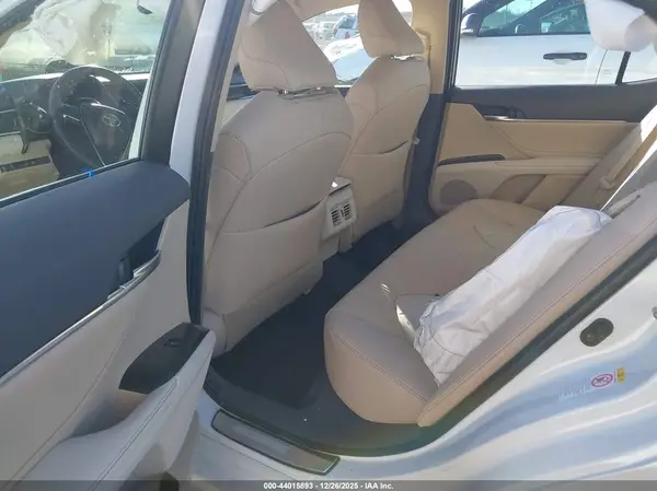 4T1B11HK8JU135914 2018 TOYOTA CAMRY - Image 8
